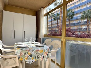 Dining - Ideal apartment near beach, AC - 4 guests (Salou)