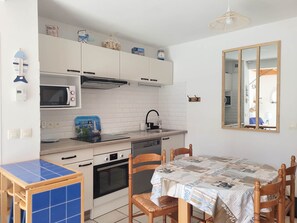 Private kitchen - House near the beach - 4 guests (La Palmyre)