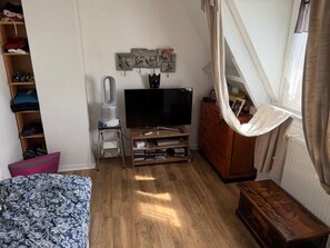 1 bedroom, free WiFi - Charming cottage with private garden - 4 guests (Cabourg)