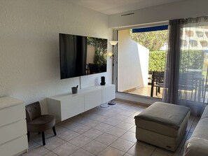TV - Studio with AC and terrace - 4 guests (Port Camargue)
