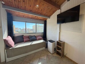 TV - Top-floor tranquil apartment - 5 guests (Narbonne)