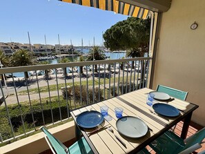 Outdoor dining - Bright apartment, port view - 4 guests (Gruissan)