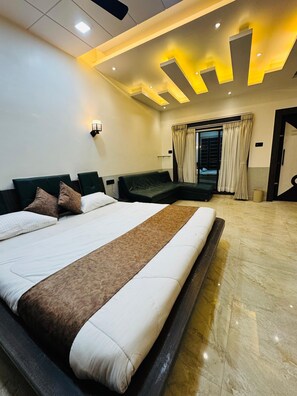 Studio Suite - Ramatva Stays (Varanasi)