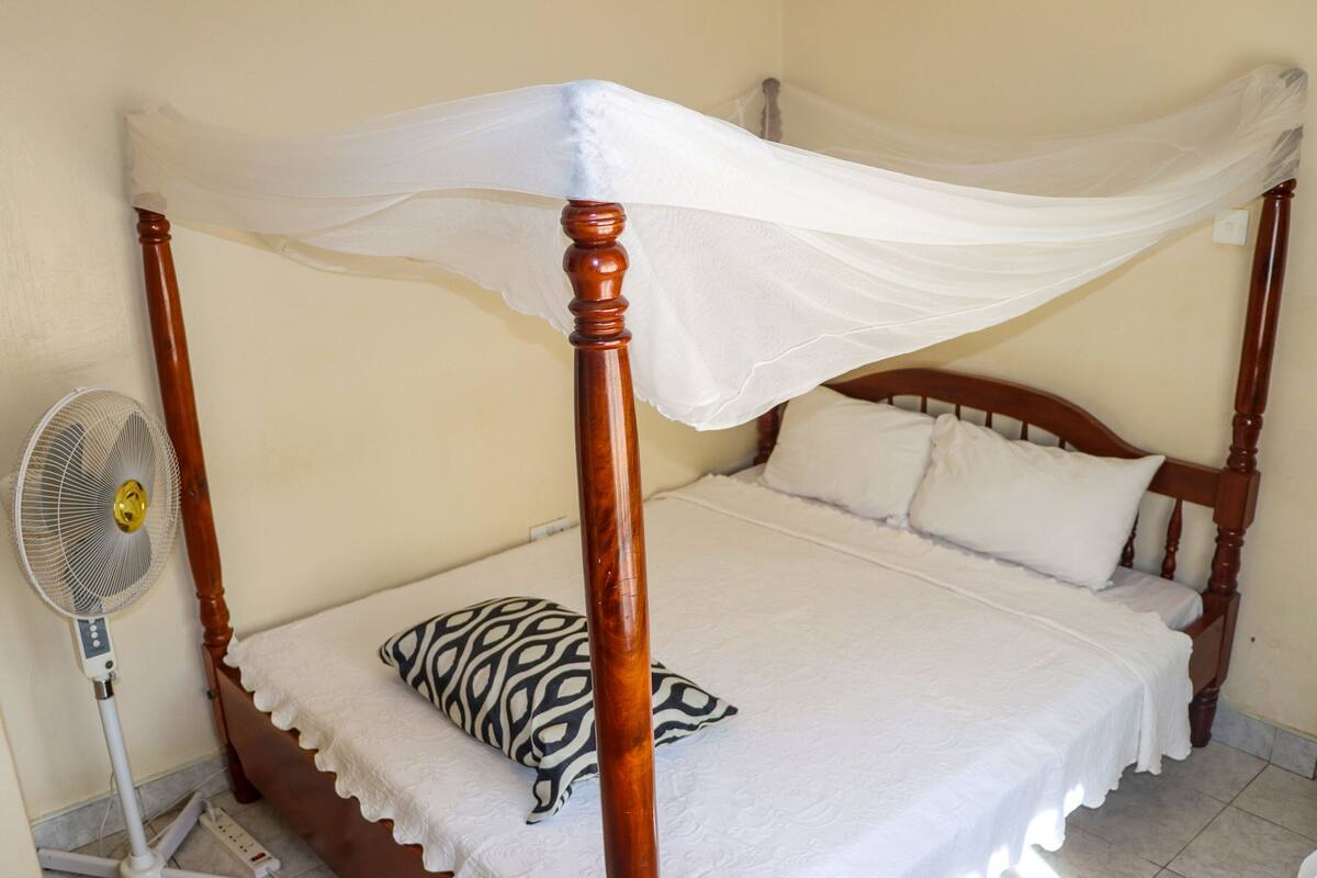 Phòng đôi, 1 giường cỡ queen, phòng tắm riêng