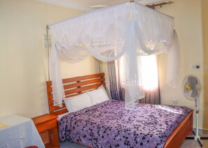 Double Room, 1 Queen Bed, Private Bathroom