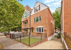 Exterior - Welcoming studio in Bronx perfect for your city getaway (Bronx)