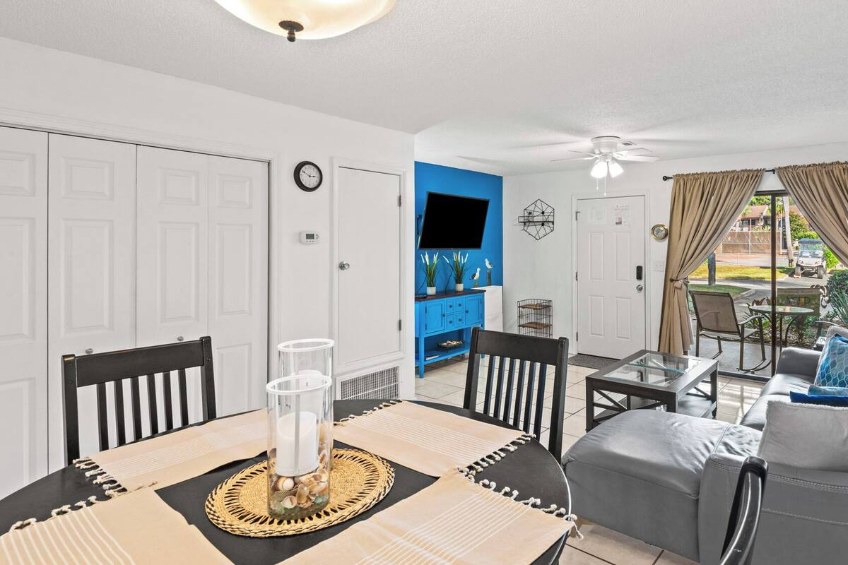 Townhome, Multiple Beds, Patio, Garden View (Portside Resort V4) | Living area