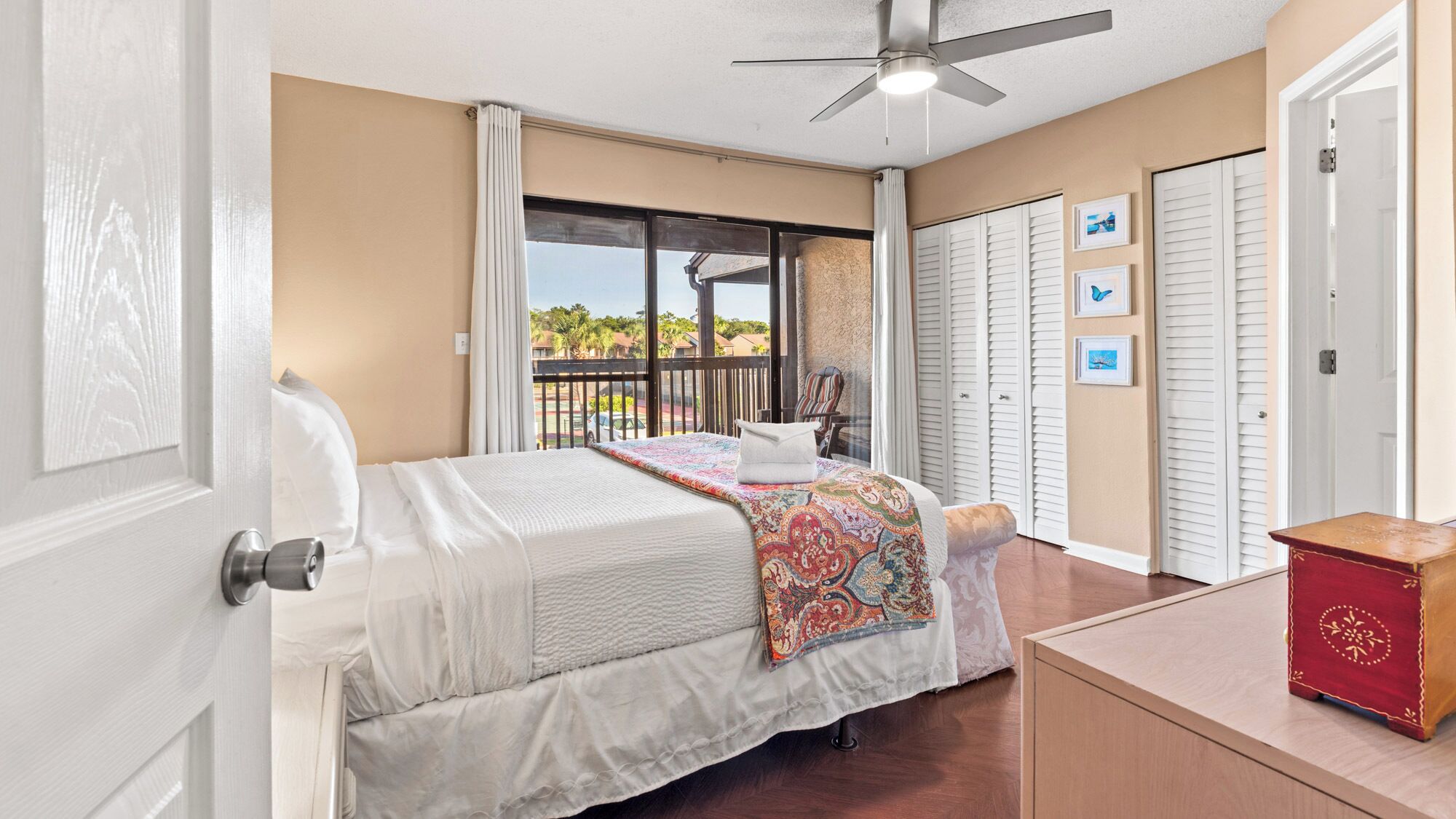 Casa de ciudad, varias camas, patio, vista al jardín (Portside Resort V4) | 2 habitaciones, decoración personalizada y muebles diferentes 