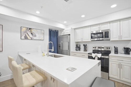 Private 2BR Carriage House near Navy Yard