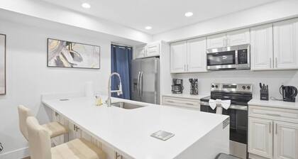 Private 2BR Carriage House near Navy Yard