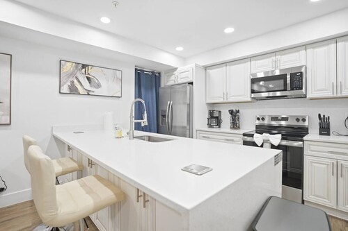 Private 2BR Carriage House near Navy Yard