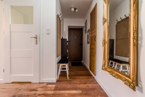Interior - Świdnicka Apt - Old Town Square Nearby - by Rentujemy (Wrocław)