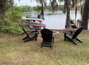 Property grounds - Come enjoy beautiful sunsets at “Turtle Cove” (Lake Park)