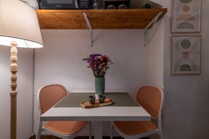Dining - Cozy two-level apartment of about 25 sqm, perfect 2 two people, located on the ground floor of a period building. The property is located within the restricted traffic zone, just behind the Cathedral and a short walk from the city's main landmarks: Merca (Palermo)