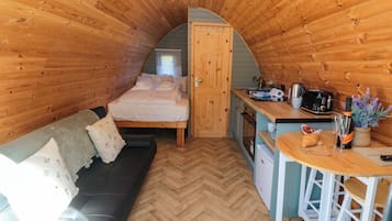 Cottage | 1 bedroom, WiFi (free), individually decorated, individually furnished