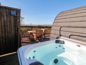 Outdoor dining - Rosemary Retreat (Whitby)