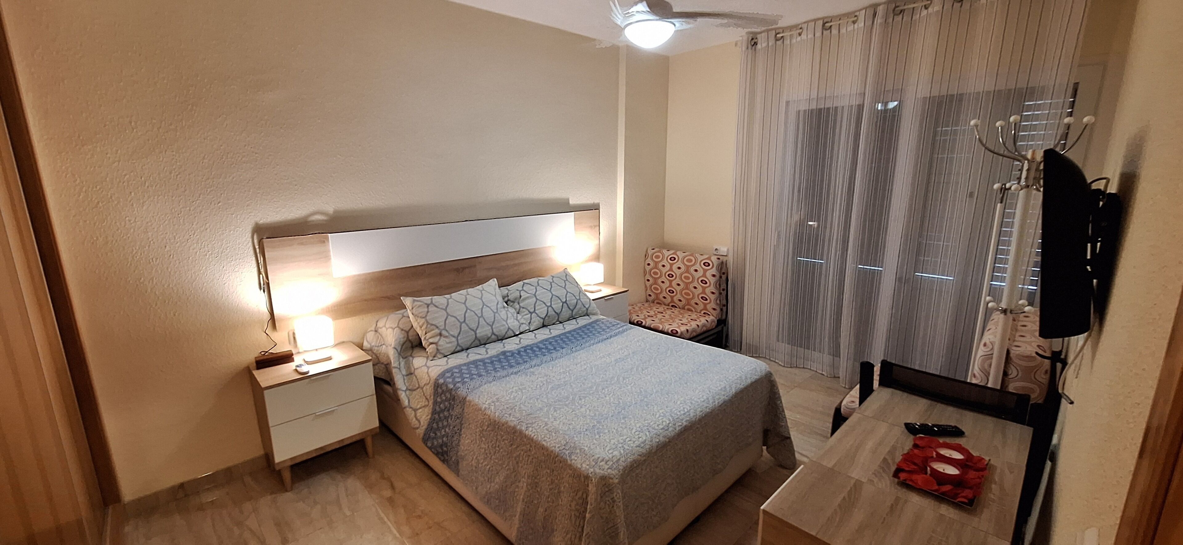 4 habitaciones, tabla de planchar con plancha y wifi gratis 