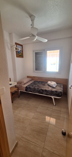 4 bedrooms, iron/ironing board, WiFi (free)