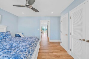 Room - Relax and Unwind at the Colony! (Key Colony Beach)