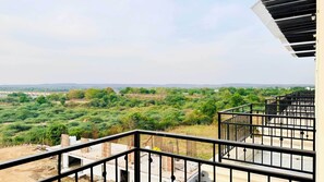 Executive Suite, River View | Balcony - Mandhata Riverview Palace (Khandwa)