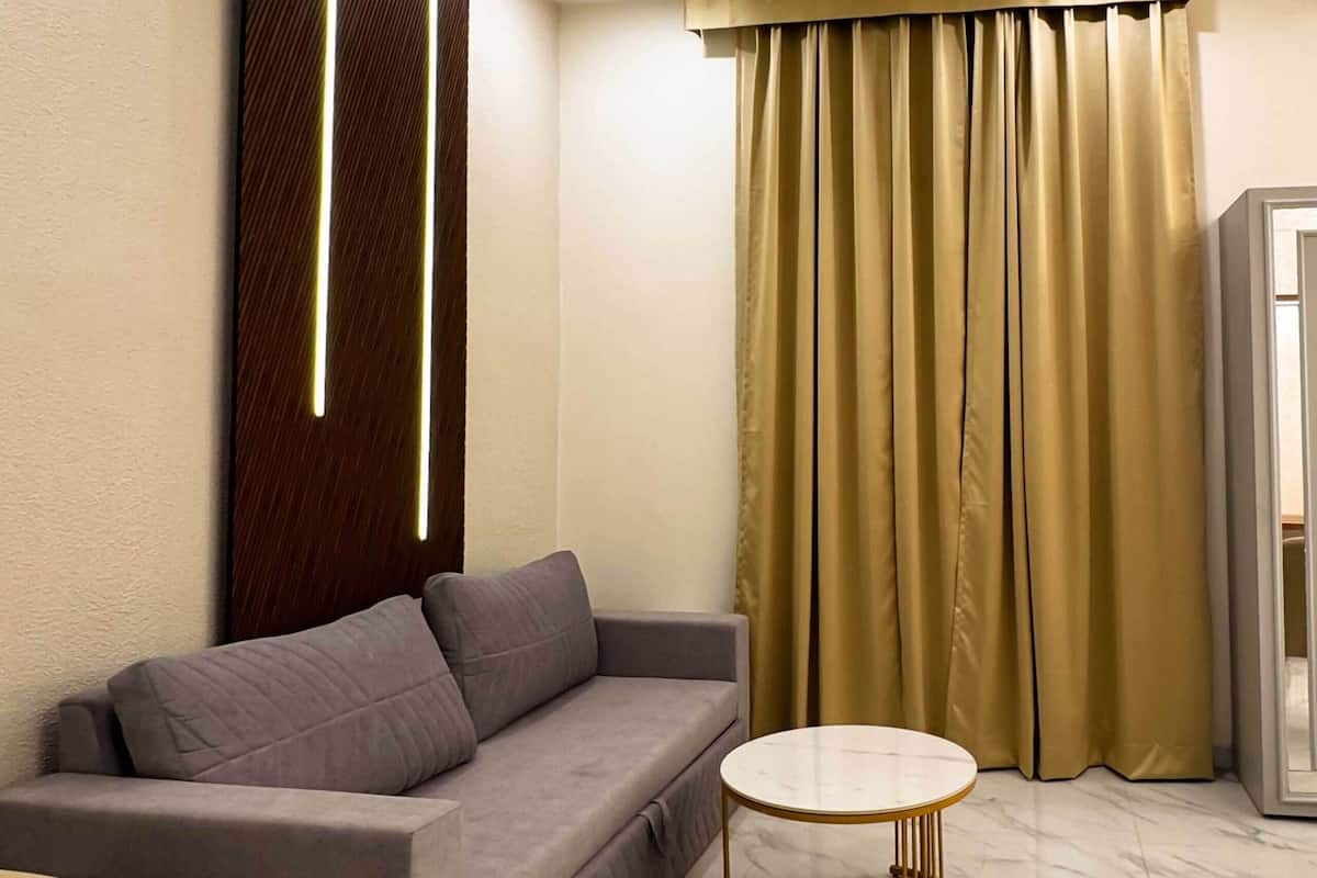 Executive Suite, River View | Living area