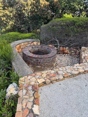 Villa, 4 habitaciones, piscina privada | Jardines del alojamiento