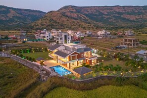 Deluxe Villa | Exterior - ELIVAAS Nimishka 5 BHK Villa with Pool (Mawal)