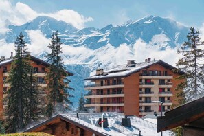 Exterior - Stunning 2 bedroom apartment with terrace, offering 57 sqm perfectly optimized for a comfortable, in (Verbier)