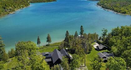 *NEW LISTING* Newly Built Walloon Lodge with Guest Houses