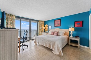 3 bedrooms, iron/ironing board, free WiFi, bed sheets - Oceanfront, well maintained, penthouse condo +Free Attraction Tickets! (North Myrtle Beach)