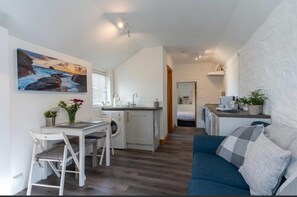 Interior - Cottage Above the Beach, on the SW Coast Path, nr Tintagel Castle, Pet Friendly (Tintagel)