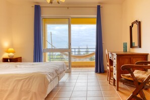 2 bedrooms, free WiFi, bed sheets - Mar Azul, a Home in Madeira (Porto Santo)