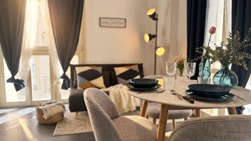 Deluxe-Penthouse, Blick auf den Innenhof | Speisen