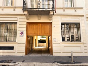 Penthouse Deluks, pemandangan halaman | Detail eksterior