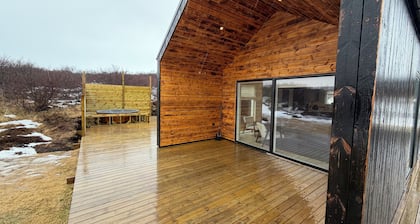 Modern Cabin with Hot Tub & Mountain views