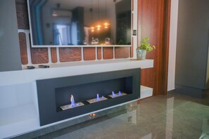 Appartement, balcon | Intérieur