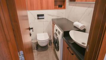 Apartment, Balcony | Bathroom