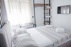 Free WiFi - Modern apartment Zeravica with balcony  (Drniš)