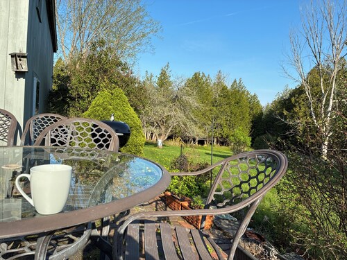 Charming 3-BR cottage in rural Historic District - authentic Maine experience!