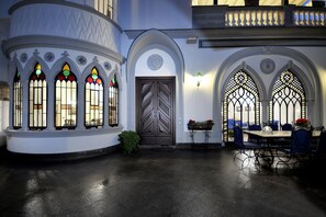 Outdoor dining - Wonderful  villa for 16 guests with A/C, WIFI, TV and terrace, close to Sorrento (Sant'agnello)