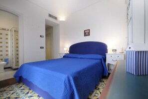 Room - Wonderful  villa for 16 guests with A/C, WIFI, TV and terrace, close to Sorrento (Sant'agnello)