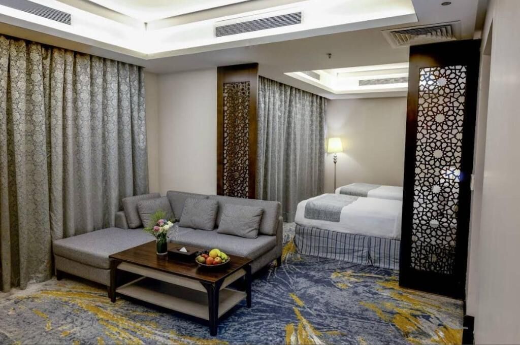 Luxury Studio Suite, City View | Interior