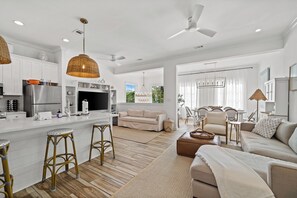 Living area - Beach Daze at Kiva Dunes (Gulf Shores)