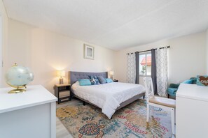 2 bedrooms, iron/ironing board, free WiFi, bed sheets - Cute pelican Inlet condo in beautiful St. Augustine (Saint Augustine)