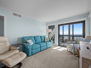 Smart TV - Dune Daze-Ocean Front Condo in Dunescape Villas (Atlantic Beach)