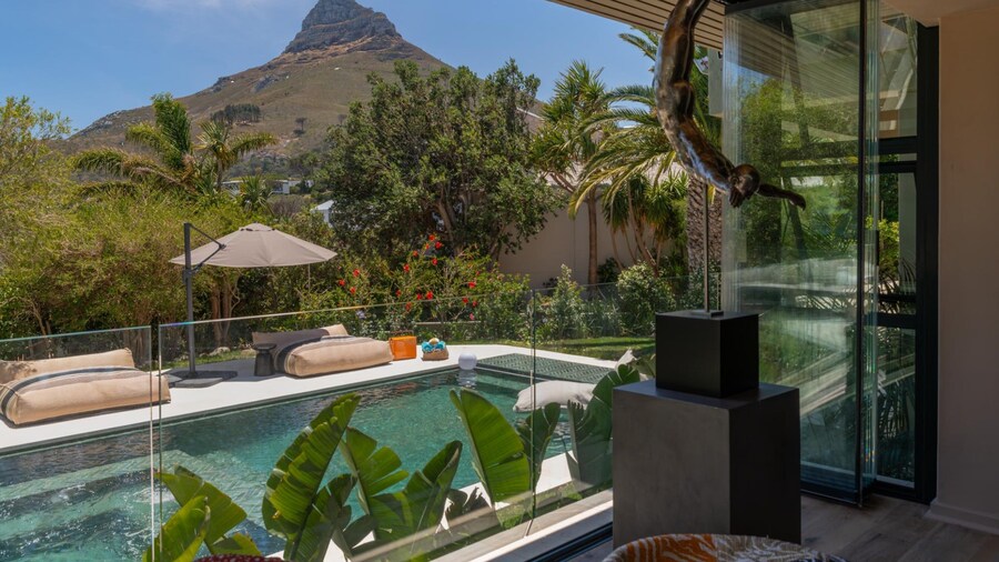 Luxury Camps Bay 5 Star w Gym Pool Kinvara Villa