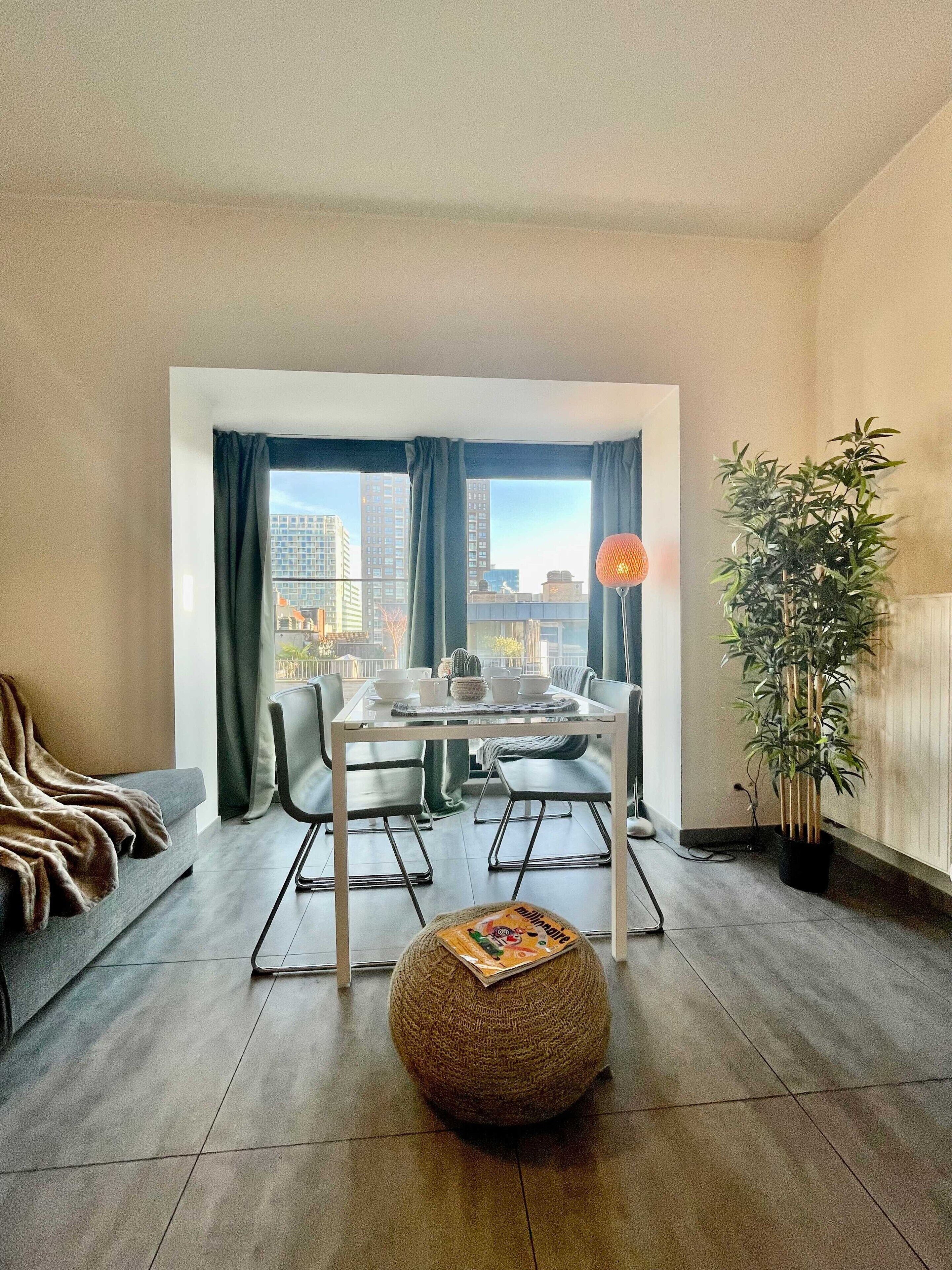 Apartment | Dining
