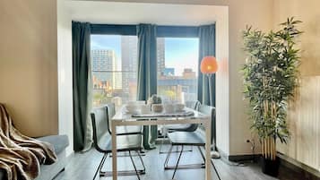 Apartment | Dining