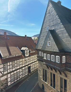 Exterior - Ferienwohnung im Herzen Goslars mit Blick auf die Marktkirche  (Goslar)
