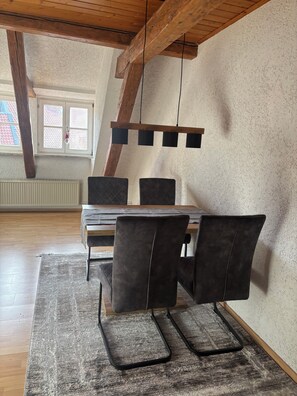Dining - Ferienwohnung im Herzen Goslars mit Blick auf die Marktkirche  (Goslar)